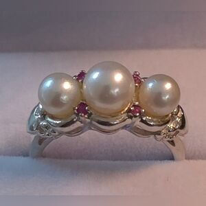 GENUINE CULTURED PEARL & RUBY RING 925 STERLING SILVER SZ 5 comes with box shown